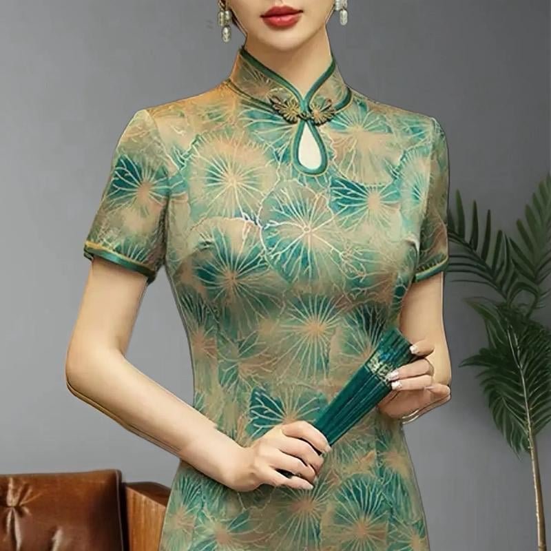 Luxurious Mulberry Xiangyunsha Silk fabric, showcasing premium Gambiered Guangdong Silk craftsmanship for high-end fashion.