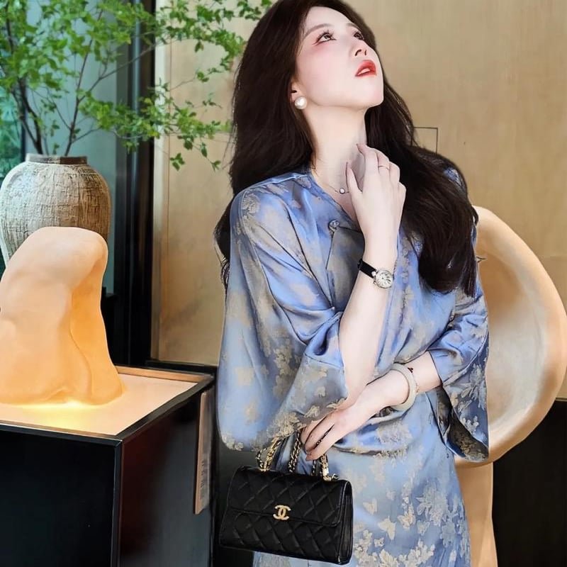 Bohemian style Xiangyunsha silk-linen blend dress with fringed hem, lightweight for beach vacations